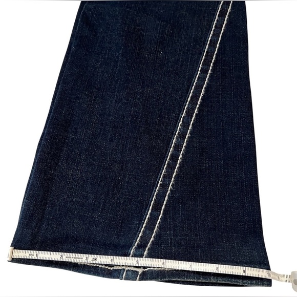 True Religion Women's Blue Jeans with thick white stitching, size 31 - Picture 11 of 16